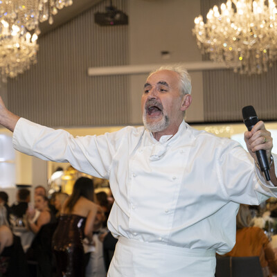 Surprise by Disguise, singing waiters in Gold Coast, photo 2