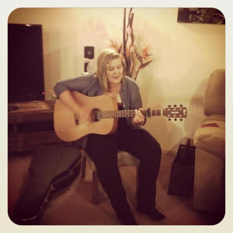 Katie Who, wedding band in Gold Coast, photo 2