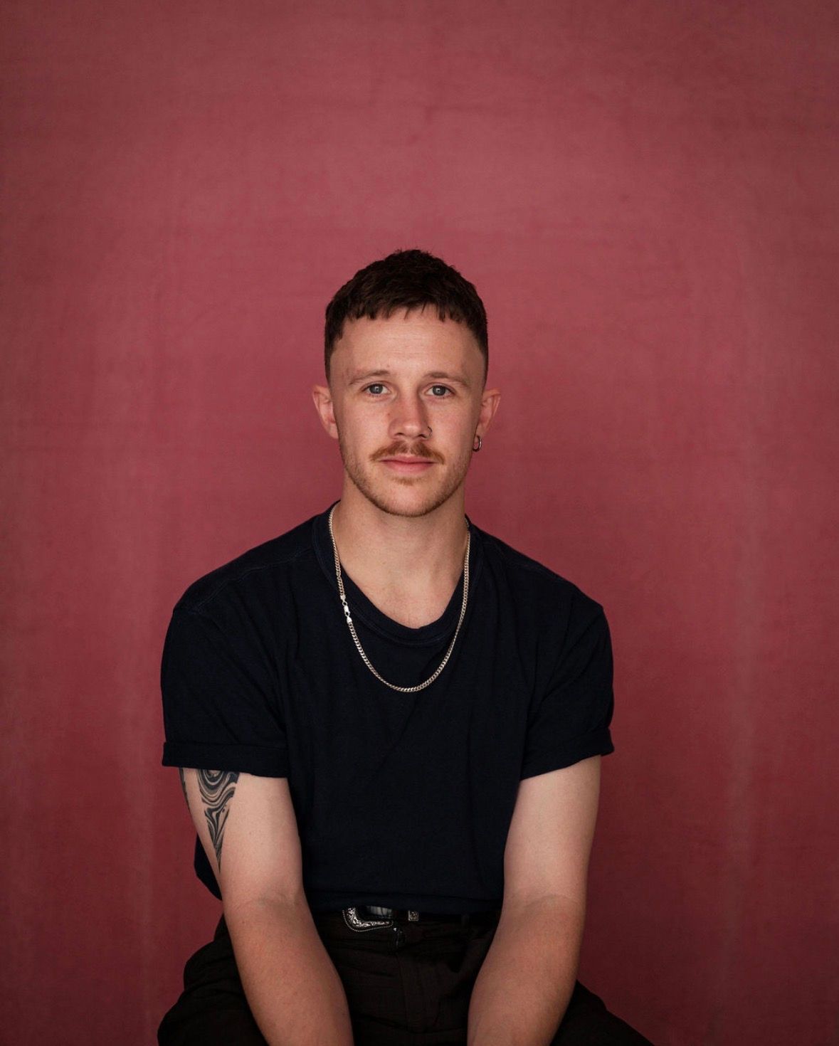 Harry Targett, acoustic guitar and singer solo