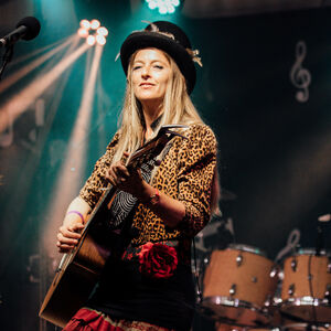 Szara Fox & The Midnight Secrets, folk band in Healesville, photo 2