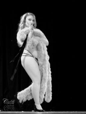 Le Fay, dancer in Hobart, photo 3