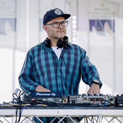 Dj johnny, live in Hobart, photo 2