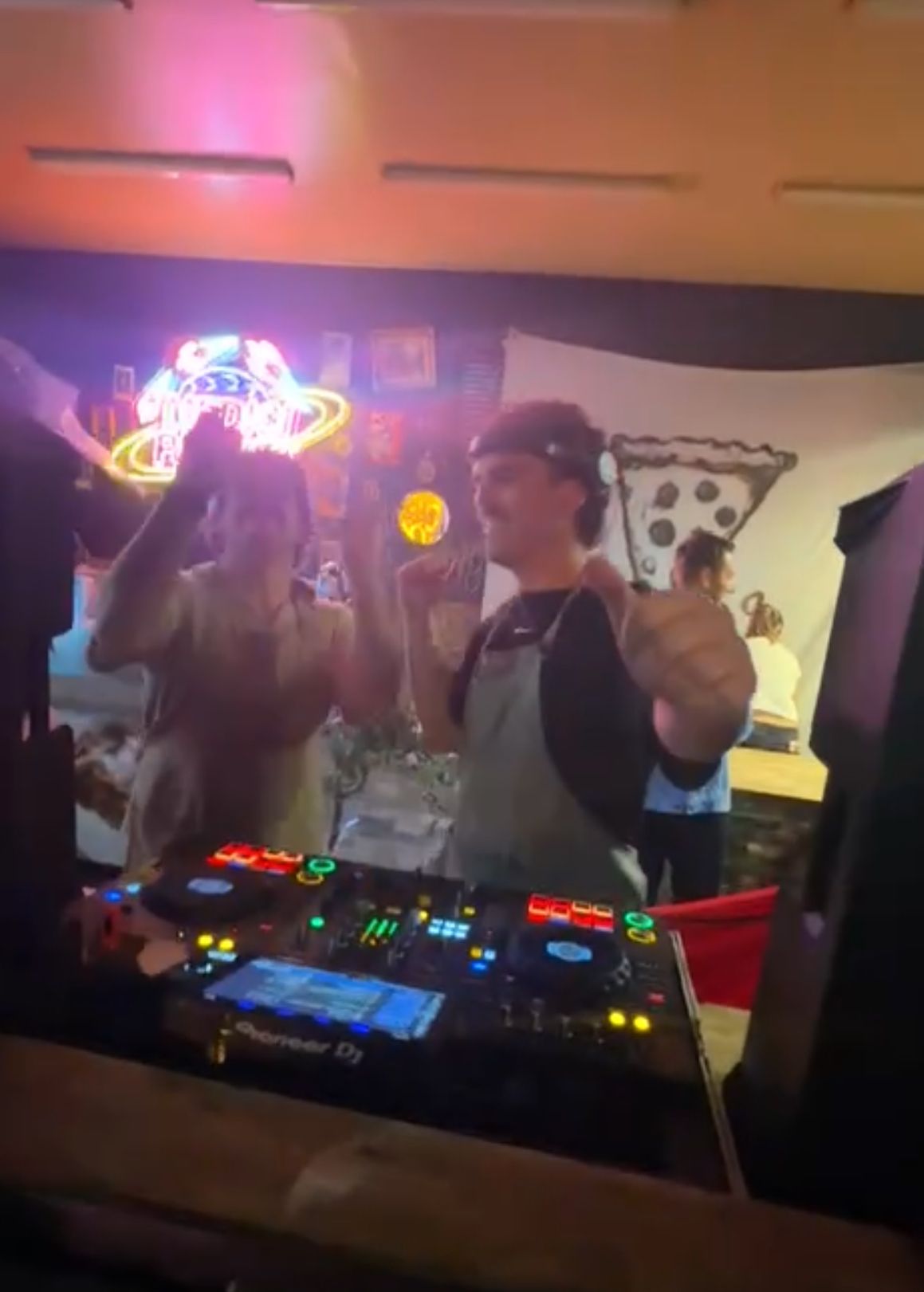 FROTHY, dj in Hobart
