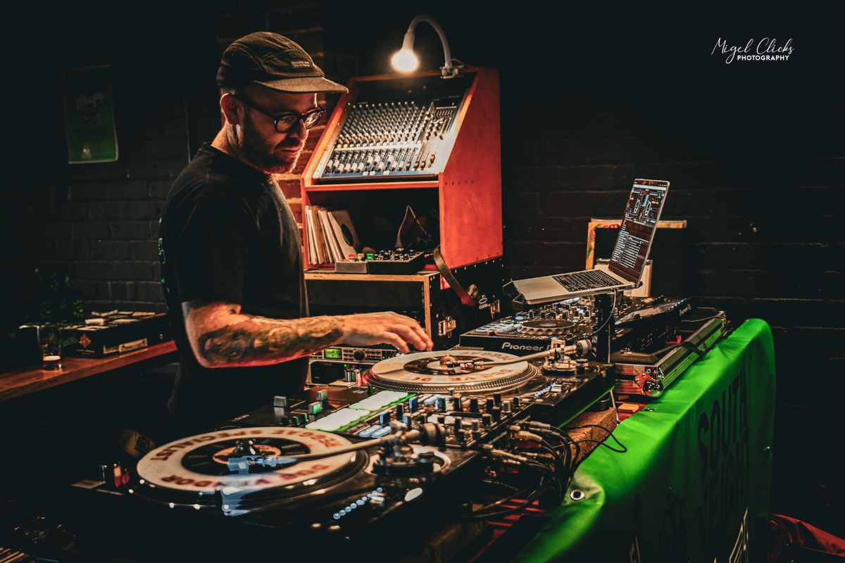 Operator P, dj in Hobart