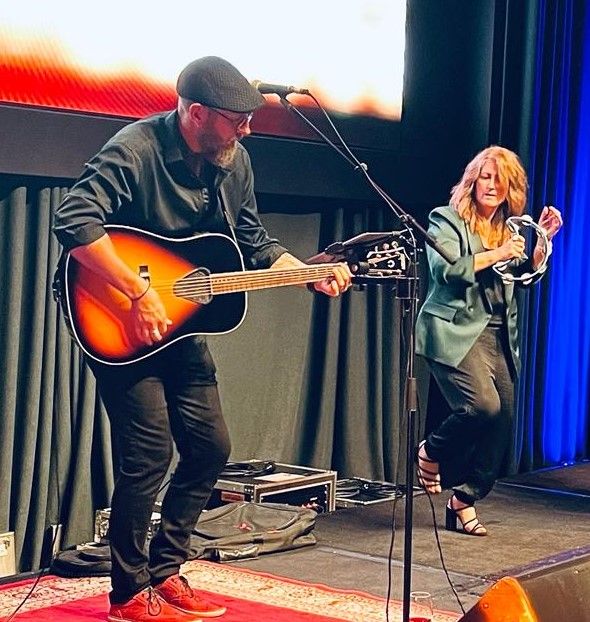 Velvet Divan, musical duo in Hobart