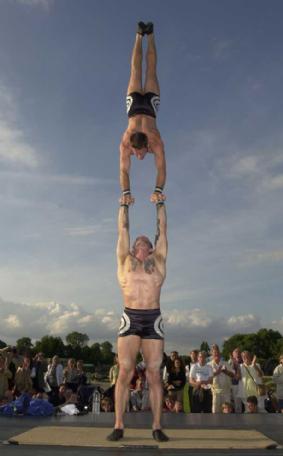 PopEyed, partner acrobat in Hobart, photo 2