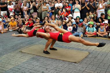 PopEyed, partner acrobat in Hobart, photo 3