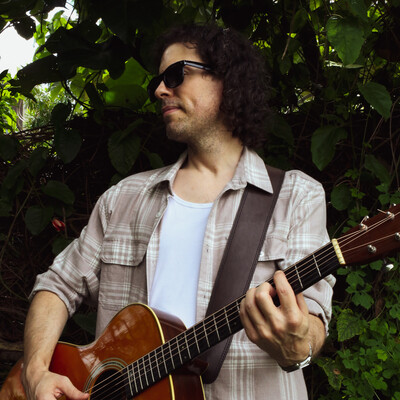 Robert Cini, singer-songwriter in Innisfail, photo 2