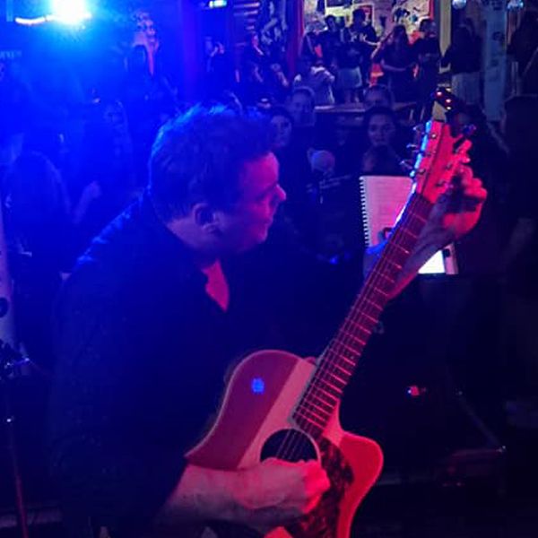 Jay's Acoustic, musical soloist