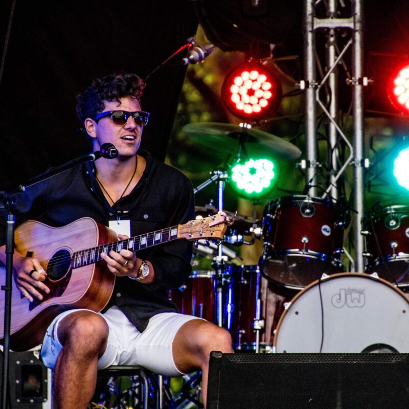 Jinan Dodd, musical soloist in Perth, photo 2