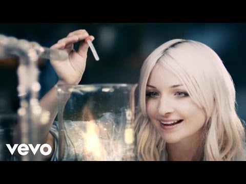 Kate Miller Heidke, singer-songwriter in QLD