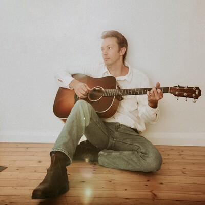 Dan Challis, singer in Kiama, photo 2