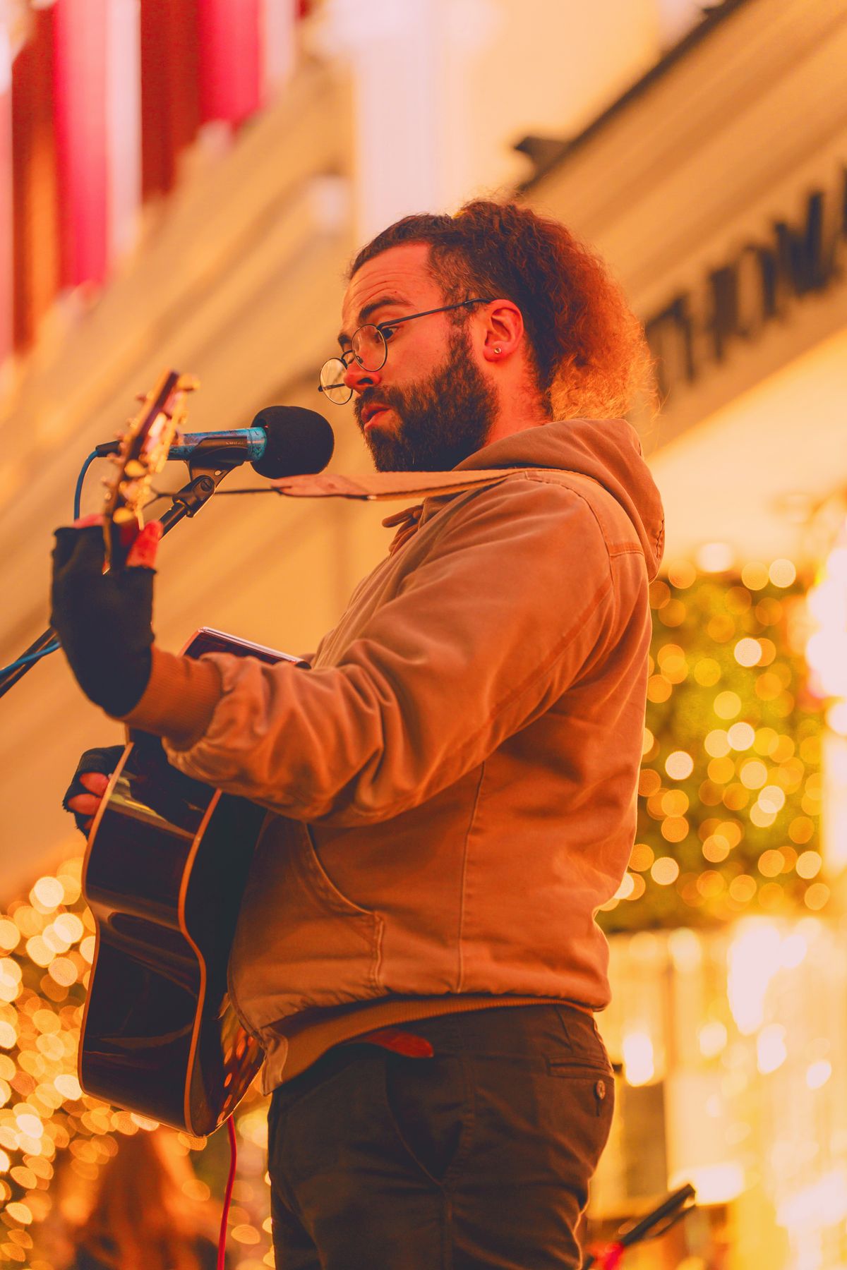 Kieran Le Cam, singer