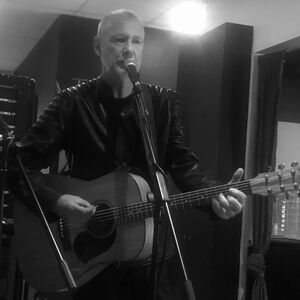 Bob Pigott, singer in Kincumber, photo 2