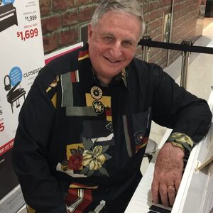 Tony Hallo, pianist in Kirwan, photo 2
