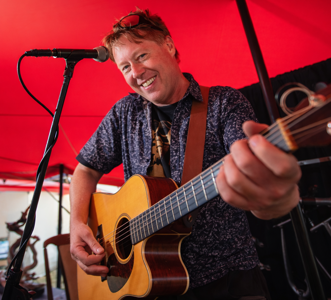Darren Lloyd, singer in Launceston