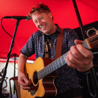 Darren Lloyd, singer in Launceston, photo 2