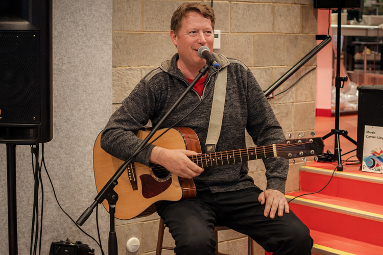 Darren Lloyd, singer in Launceston, photo 3