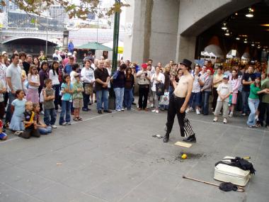 Amazing Samora Squid, contortionist in Launceston, photo 2