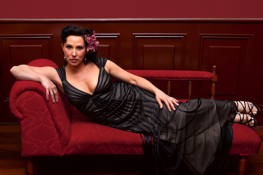 LIBBY HAMMER, jazz singer in Perth