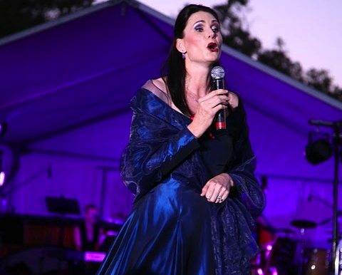 LISA HARPER-BROWN, singer in Perth, photo 2