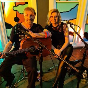 Lez & Nae, musical duo in Lithgow, photo 2