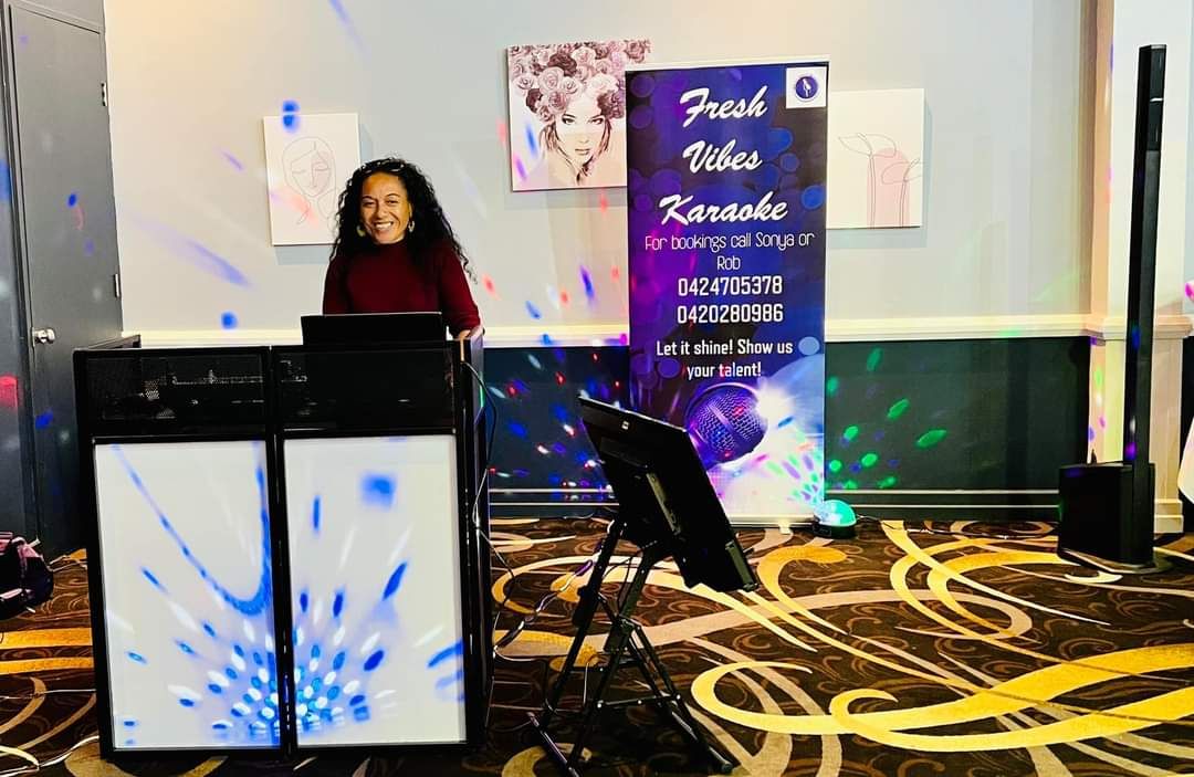Fresh Vibes Karaoke, live in Logan