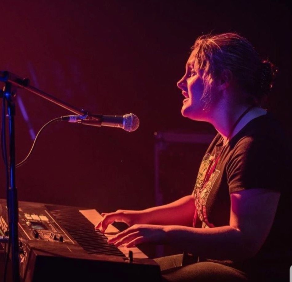Ayla Saul, pianist and singer solo in Longwarry