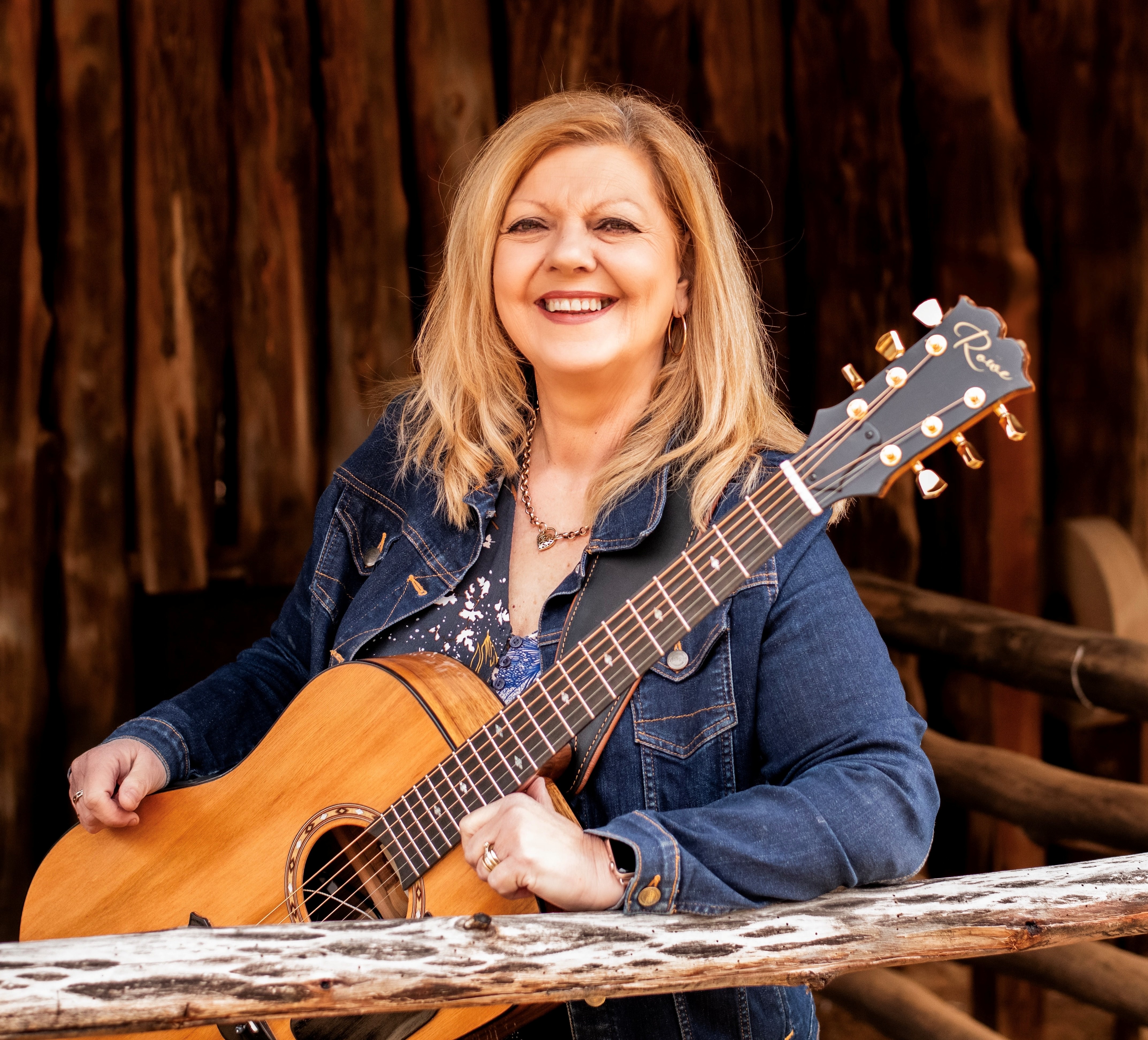 Christine Clifford, country singer in Loxton
