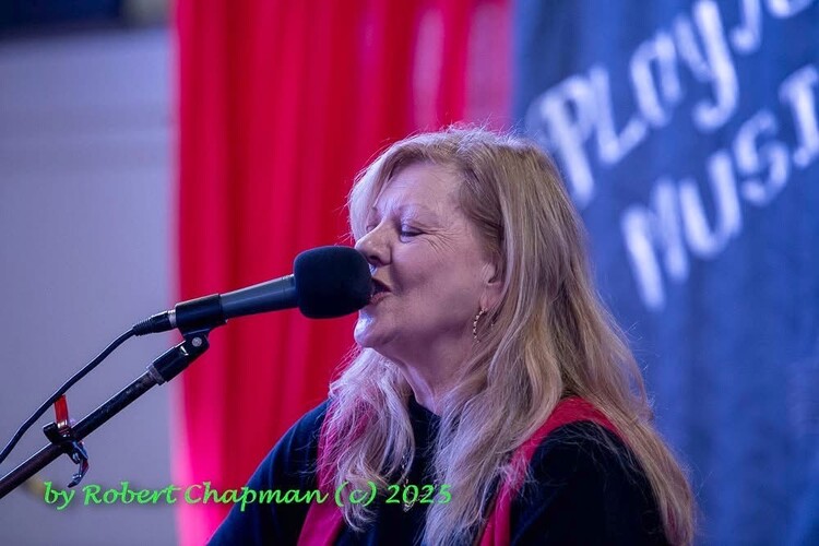 Christine Clifford, country singer in Loxton, photo 3