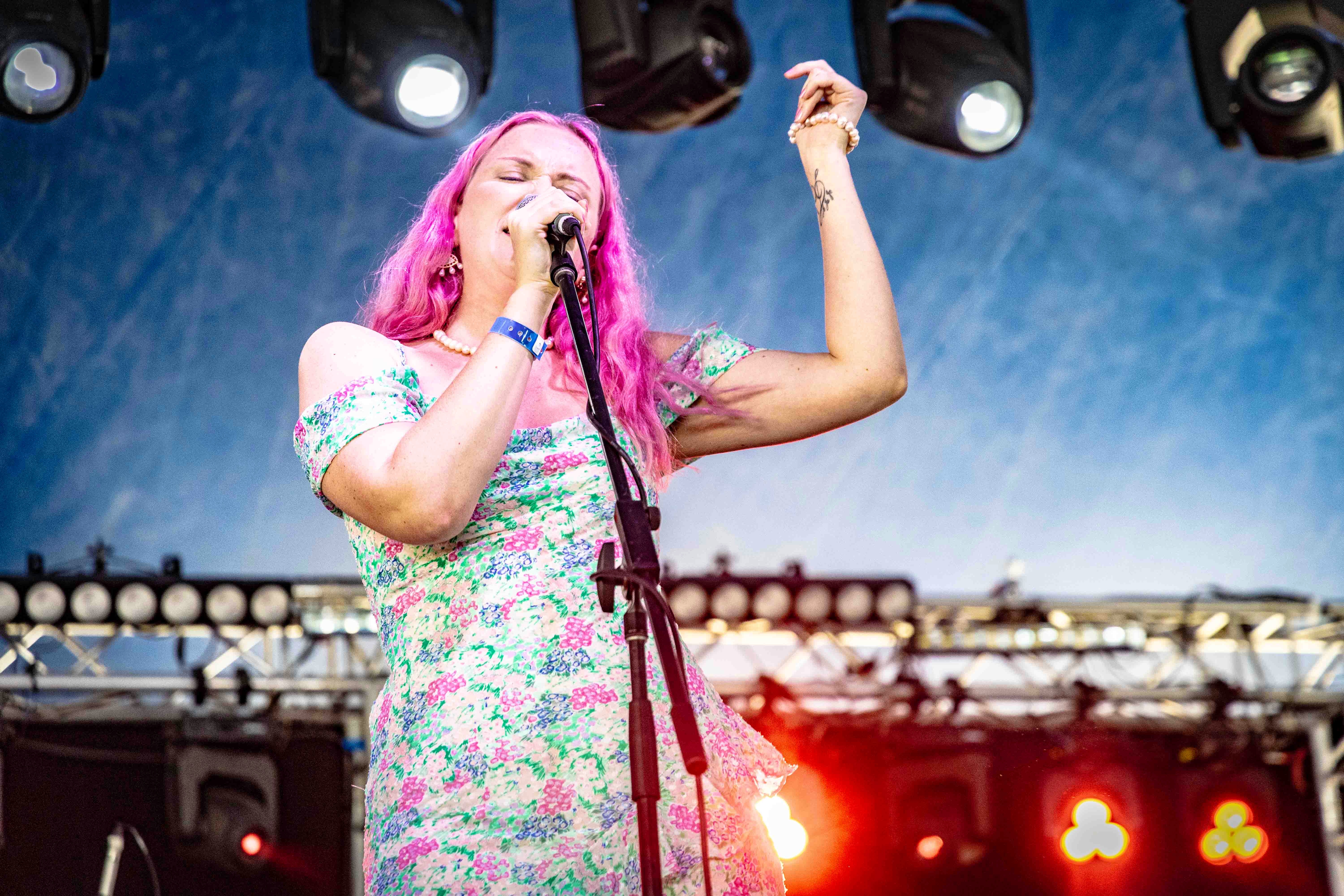 Jezzie Music, singer in Mackay