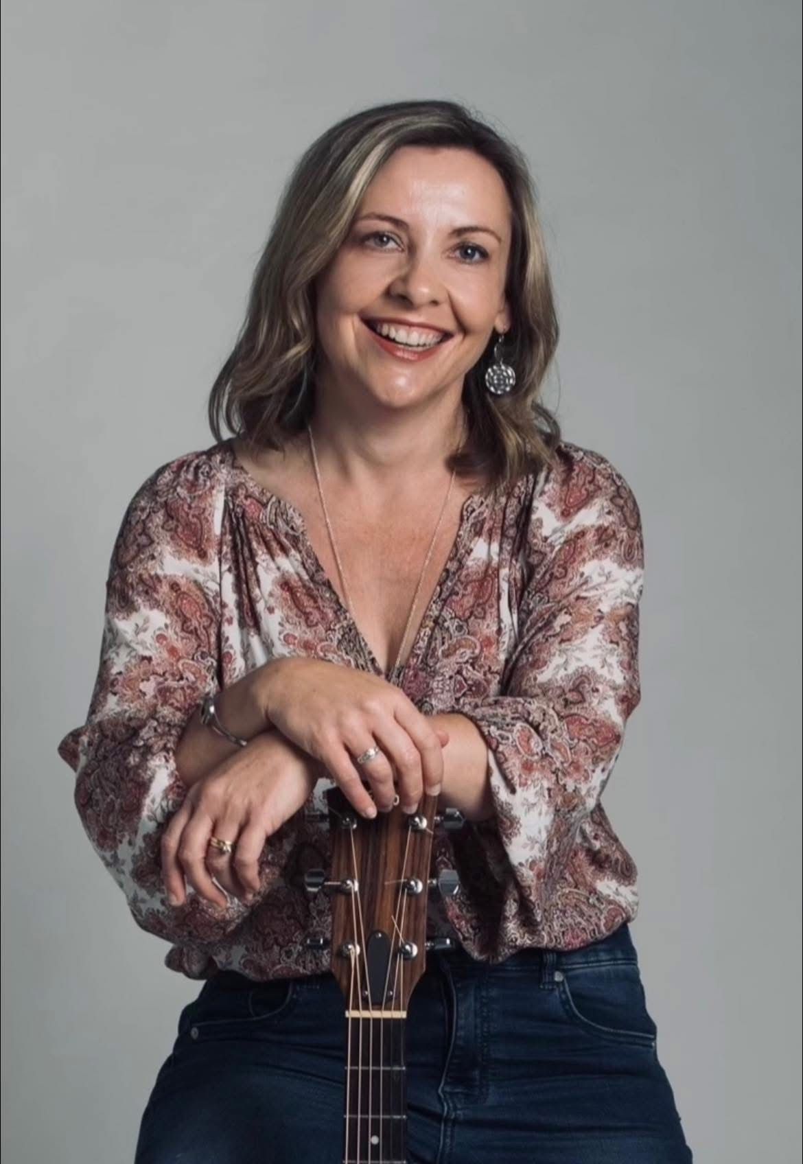 Katie McMahon, singer-songwriter in Mandurah