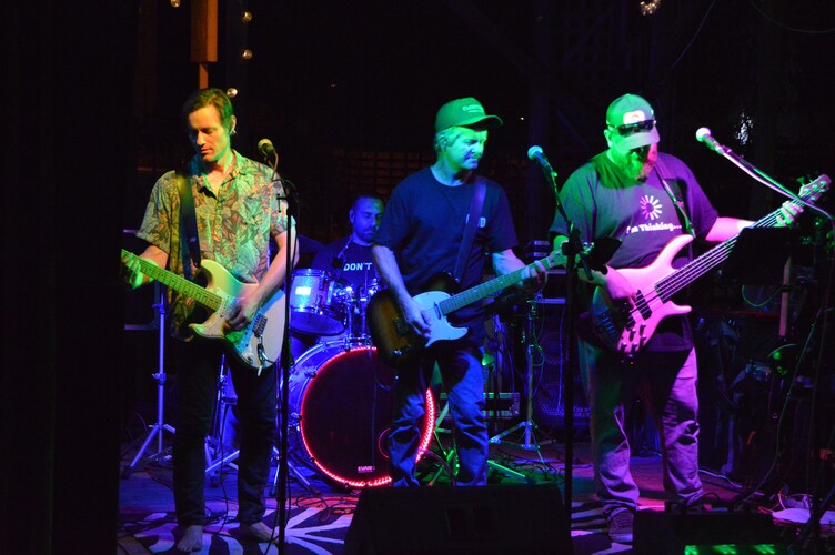 Don't Ask, cover band in Mansfield, photo 3