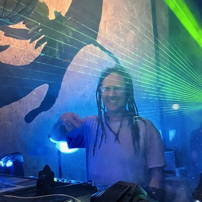 Djseaneg, live in Mansfield, photo 2