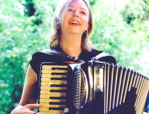 Accordion Player Melbourne-1, live in Melbourne