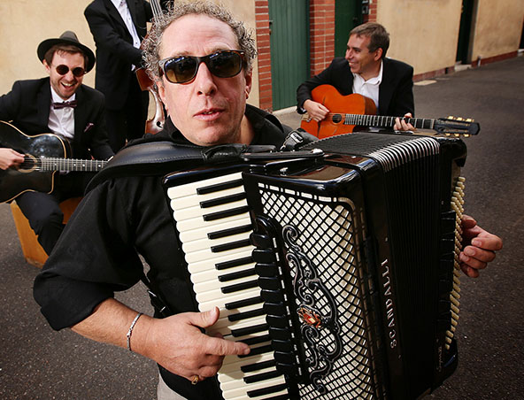 Melbourne Accordion Player, live in Melbourne