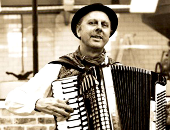 Melbourne Piano Accordion Player, live in Melbourne