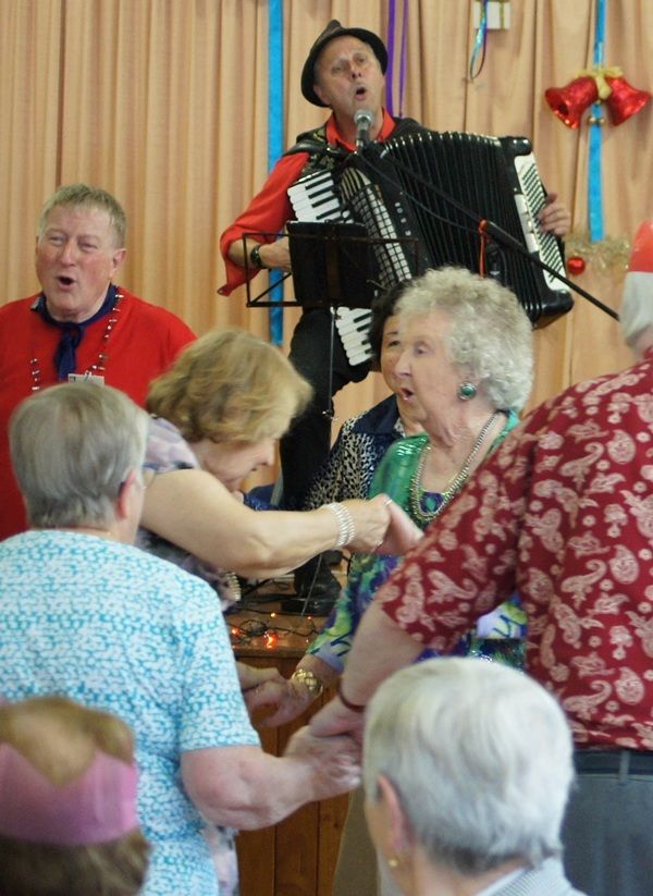 Phillipe L’Accordioniste, accordion player in Melbourne, photo 3