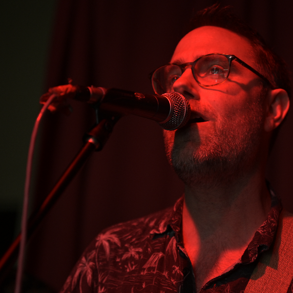 Paul Davies, acoustic guitar and singer solo in Melbourne, photo 2