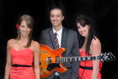 Triple the Groove, acoustic guitar and singer trio in Melbourne, photo 2