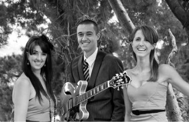 Triple the Groove, acoustic guitar and singer trio in Melbourne, photo 3