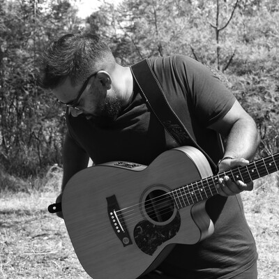 Dhiv Naidoo, singer in Melbourne, photo 2