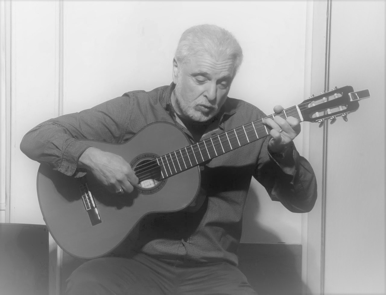 Dominic Martin, folk singer in Melbourne