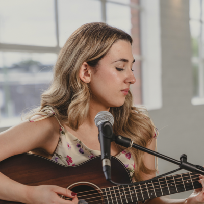 Monica Casaceli, singer in Melbourne, photo 2