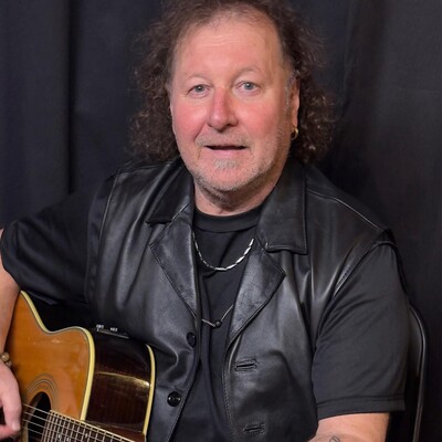 Phillip Michael, singer in Melbourne, photo 2
