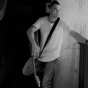 Scotty Miller, singer in Melbourne, photo 2