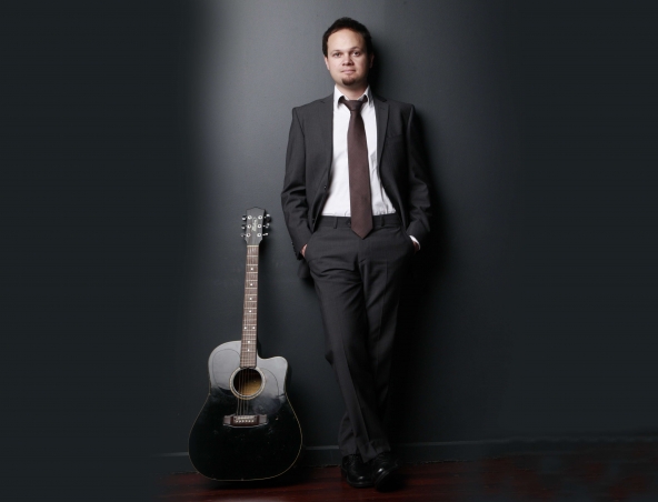 Pete, musical soloist in Melbourne