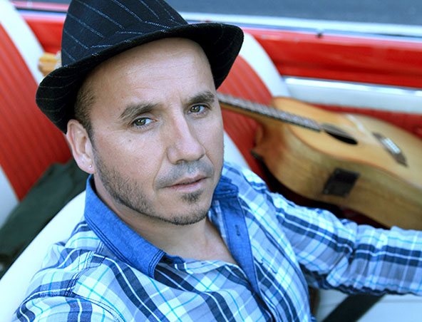 Peter, musical soloist in Melbourne, photo 2