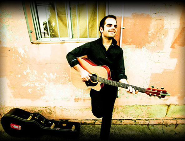 Simon, musical soloist in Melbourne