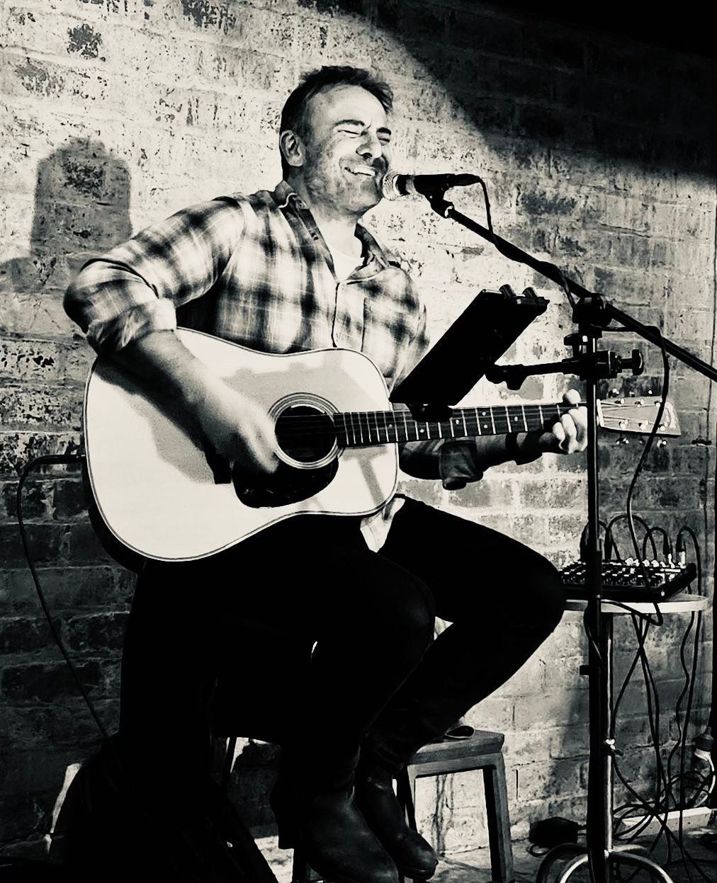 Adam Sassi, singer-songwriter in Melbourne